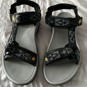 Camel Crown Men’s sandals